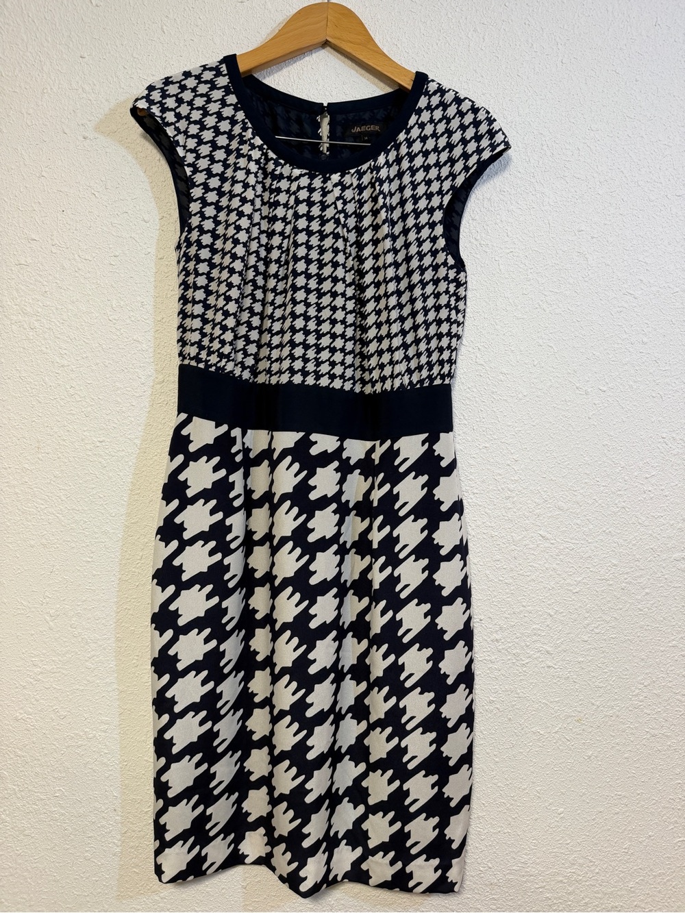 Jaeger Navy and White Houndstooth Cap-Sleeve Silk Dress US 12 UK 14